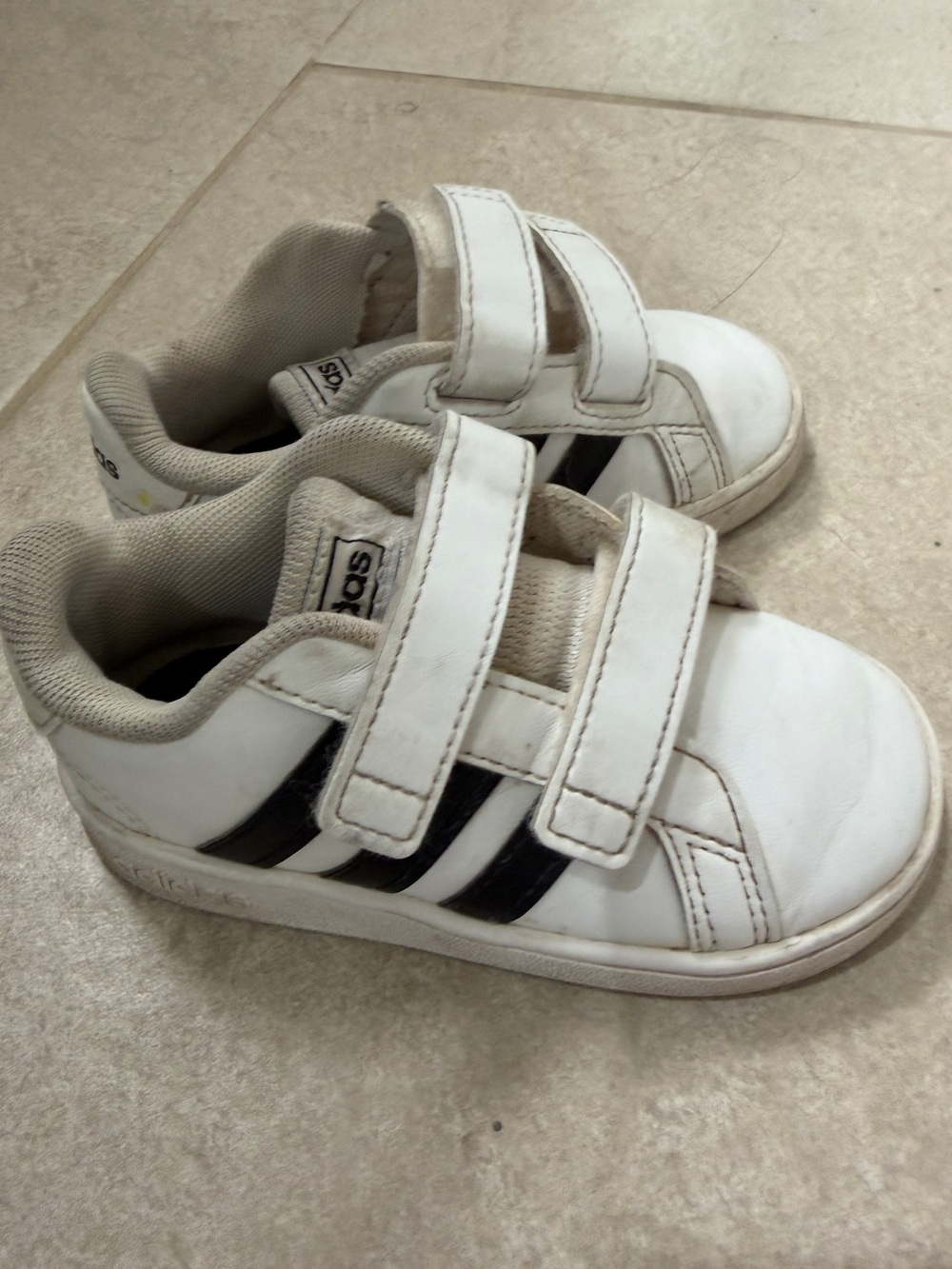 Adidas toddler 6